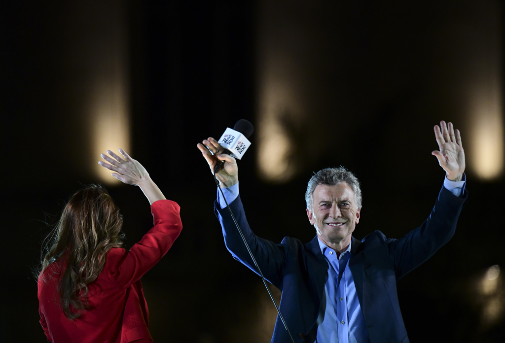 Argentiniens Präsident Mauricio Macri und seine Frau bei einer Wahlkampfveranstaltung am 24. Oktober in Cordoba (Bild: Ronaldo Schemidt/AFP)