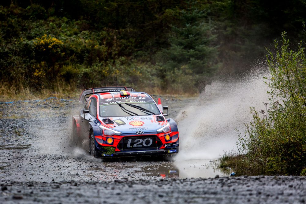 Typisches Wales-Wetter - da müssten die beiden Belgier sich eigentlich wohl fühlen (Bild: Fabien Dufour/Hyundai Motorsport)