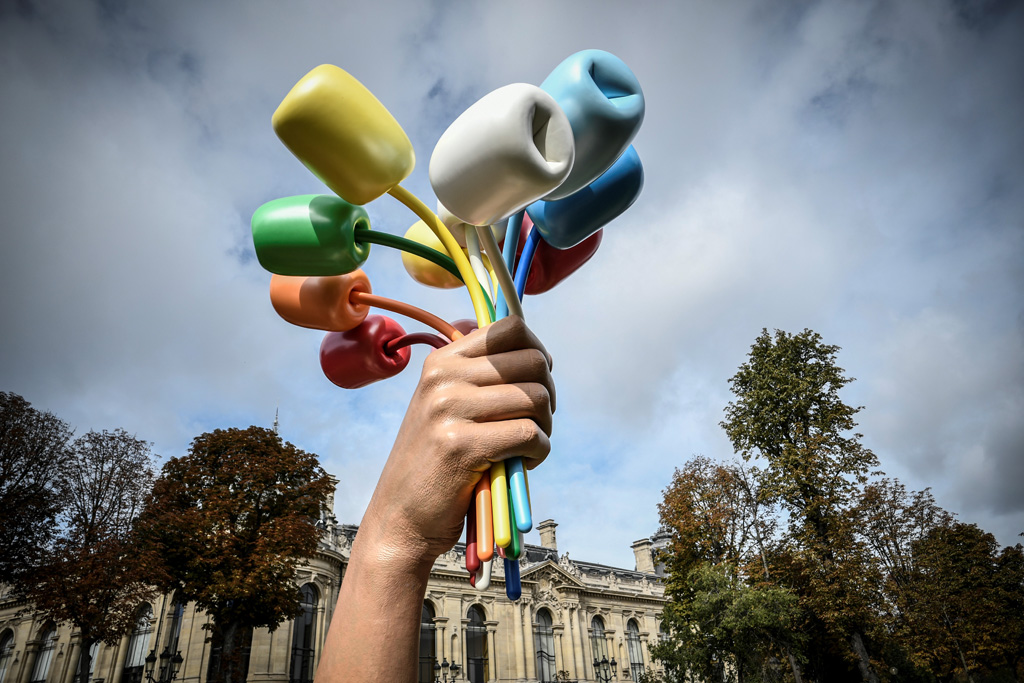 Der Tulpenstrauß des US-Künstlers Jeff Koons in Paris (Bild: Stephane De Sakutin/AFP)