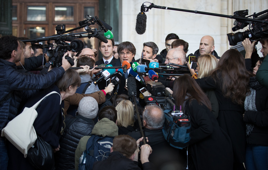 Carles Puigdemont am Dienstag vor dem Brüsseler Justizpalast (Bild: Benoit Doppagne/Belga)