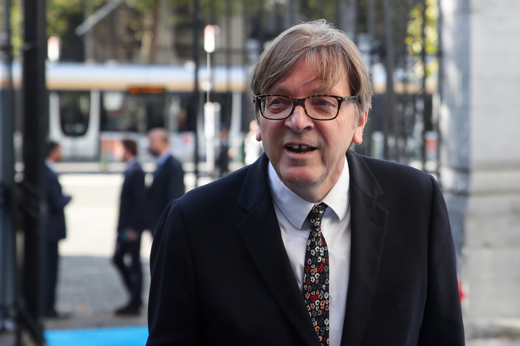 Guy Verhofstadt am 17.10. in Brüssel (Bild: Aris Oikonomou/AFP)