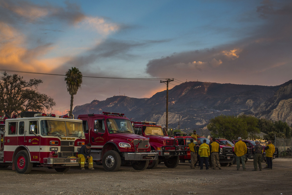 Die Feuerwehr in Kalifornien, Foto: Apu Gomes, AFP)