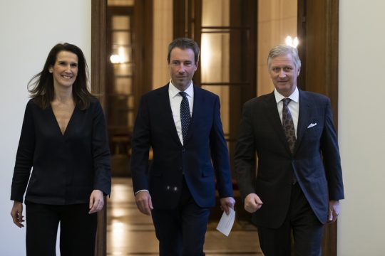 Philippe Goffin als AUßen- und Verteidigungsminister vereidigt