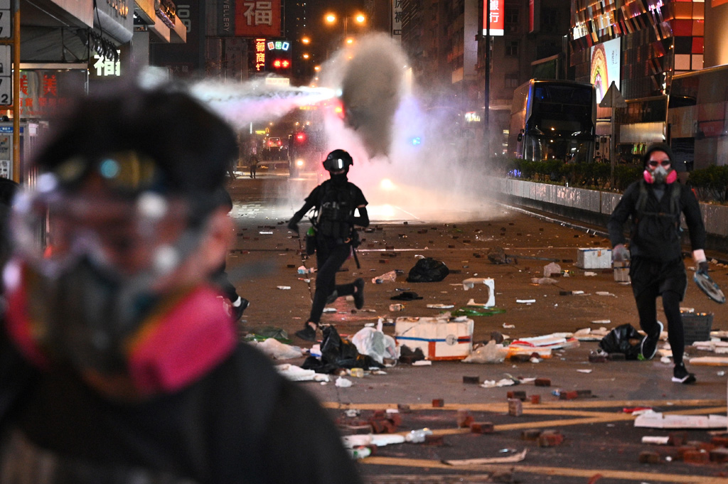 Neue Gewaltwelle in Hongkong (Bild: Philip Fong/AFP)