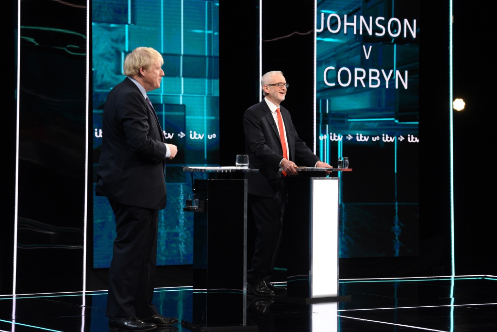 Johnson und Corbyn im TV-Duell (Bild: Jonathan Hordle/ AFP/ITV)