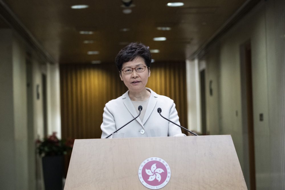 Pressekonferenz von Carrie Lam nach der Wahl (Bild: Nicolas Asfouri/AFP)