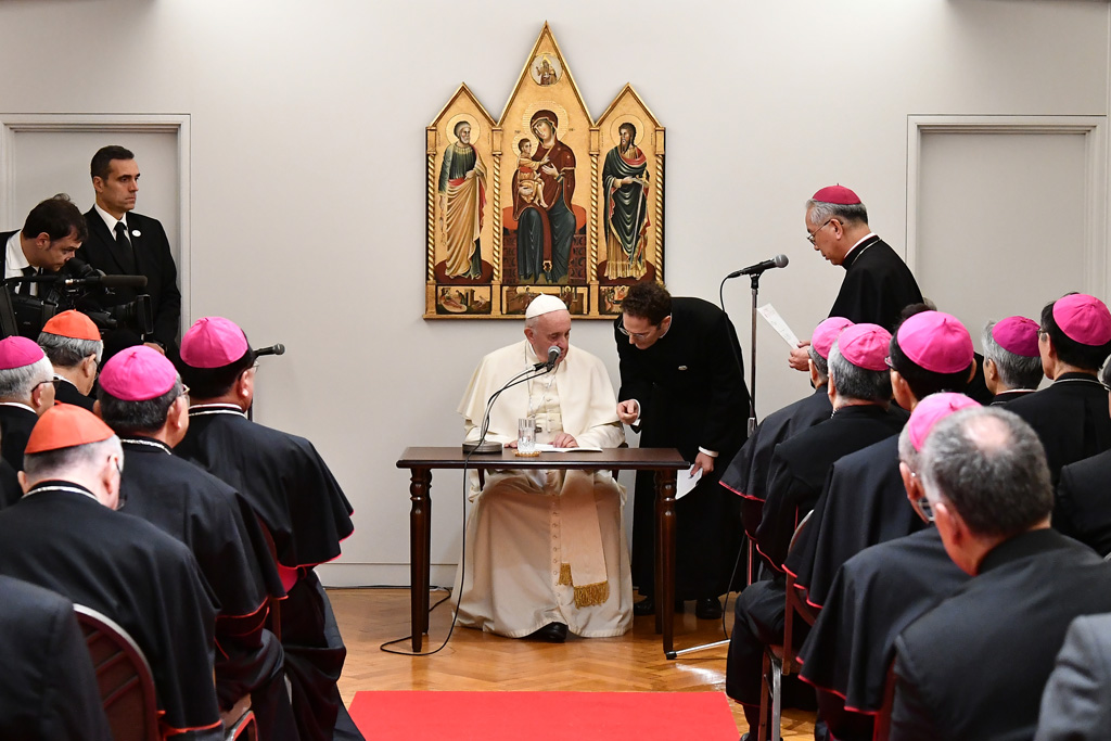 Treffen zwischen Papst Franziskus und Bischöfen im Apostolic Nunciature in Tokio (Bild: Vincenzo Pinto/AFP)