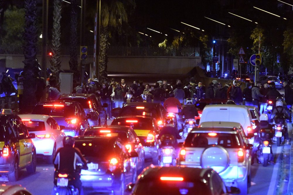 Katalanische Aktivisten blockieren Autobahn