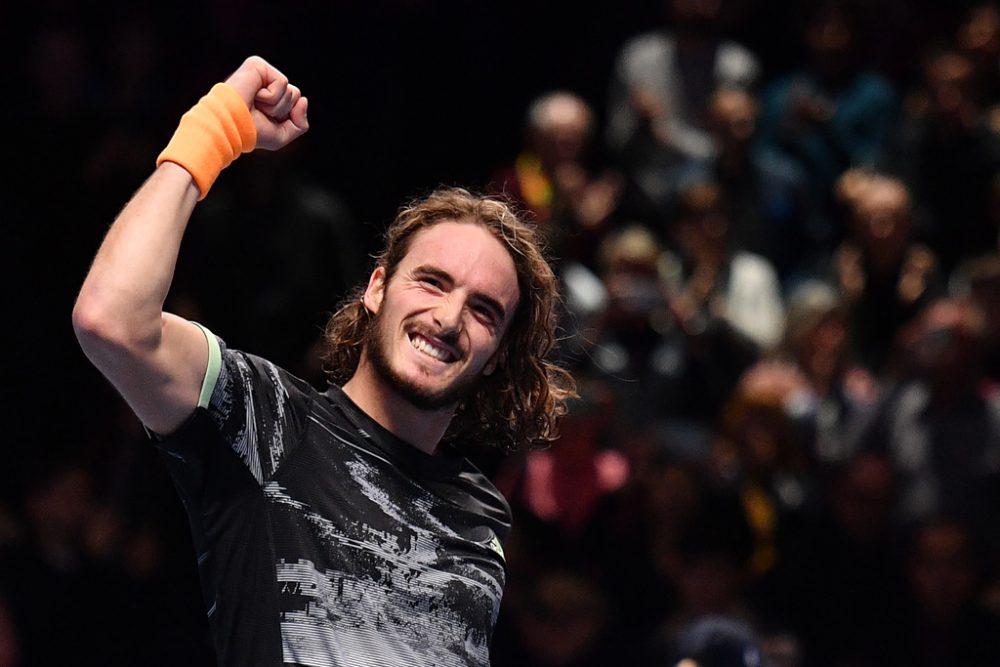 Stefanos Tsitsipas schlägt Roger Federer und steht im Endspiel der ATP-Finals