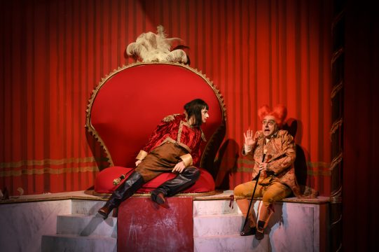 Rossinis "La Cenerentola" in der Lütticher Oper (©Opéra Royal de Wallonie - Liège)