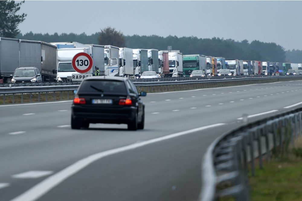 Lkw-Blockade auf der französischen A63 (Bild: Gaizka Iroz/AFP)