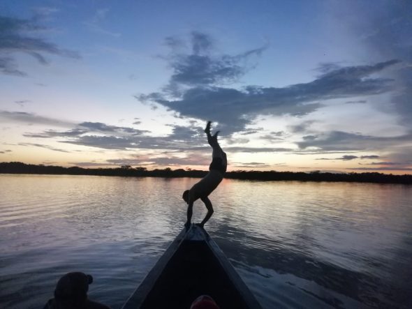 Corentin Tonneau bei einer Bootsfahrt auf dem Amazonas (Bild: privat)