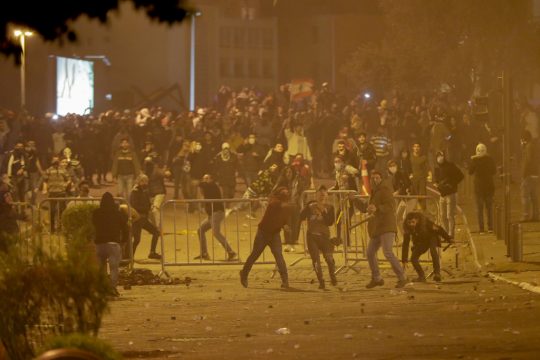 Libanesische Demonstranten am 14.12.2019 in Beirut (Bild: Anwar Amro/AFP)