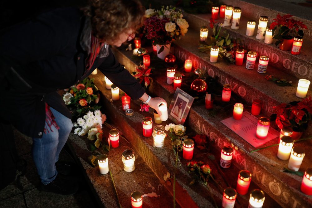 Gedenken an den Anschlag vom 19. Dezember auf dem Weihnachtsmarkt in Berlin (Bild: Odd Andersen/AFP)