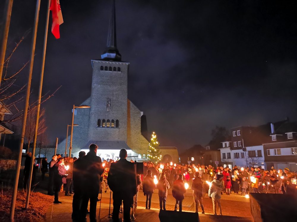 Fackelzug durch St. Vith (Bild: Raffaela Schaus/BRF)