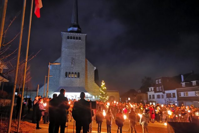Fackelzug durch St. Vith (Bild: Raffaela Schaus/BRF)
