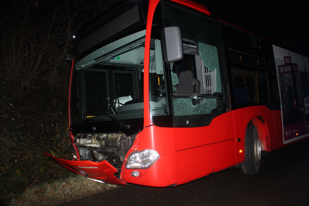 Wilde Fahrt mit gestohlenem Bus (Bild: Polizei Aachen)