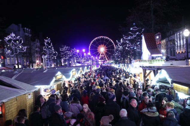 Auch der Weihnachtsmarkt in Brüssel zieht jedes Jahr Touristen an (Bild: Aris Oikonomou/AFP)