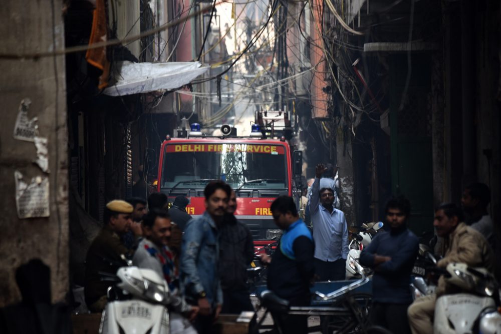 Feuerwehr in Neu Delhi nach einem Brand in einer Fabrik (Bild: STR/AFP)