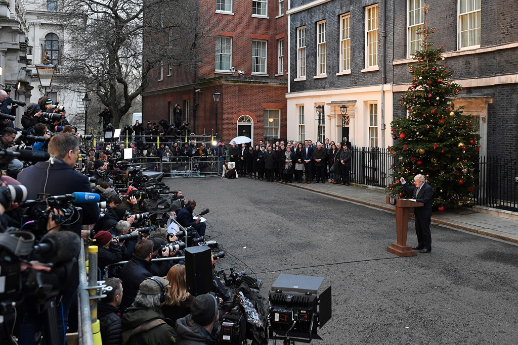 Boris Johnson bei der Rede vor seinem Amtssitz (Bild: Daniel Leal-Olivas/AFP)