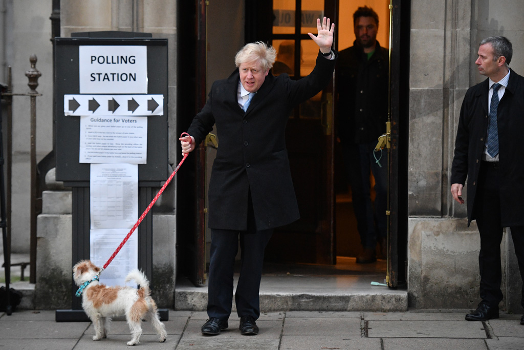 Premier Boris Johnson wählte nicht in seinem eigenen Wahlkreis (Bild: Daniel Leal-Olivas/AFP)