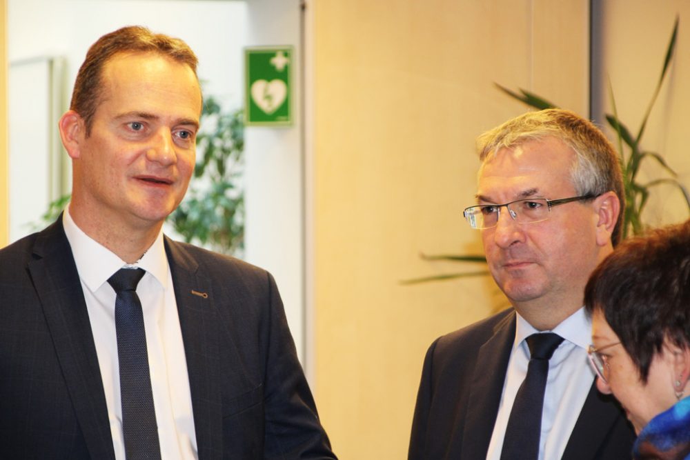 Oliver Paasch und Pierre-Yves Jeholet bei dem Treffen in Eupen (Bild: Chantal Scheuren/BRF)