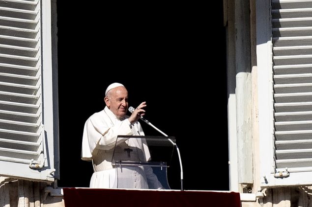 Papst Franziskus beim Angelusgebet (Bild: Tiziana Fabi/AFP)