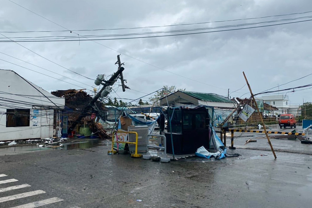 Taifun Phanfone hinterlässt schwere Verwüstungen auf den Philippinen