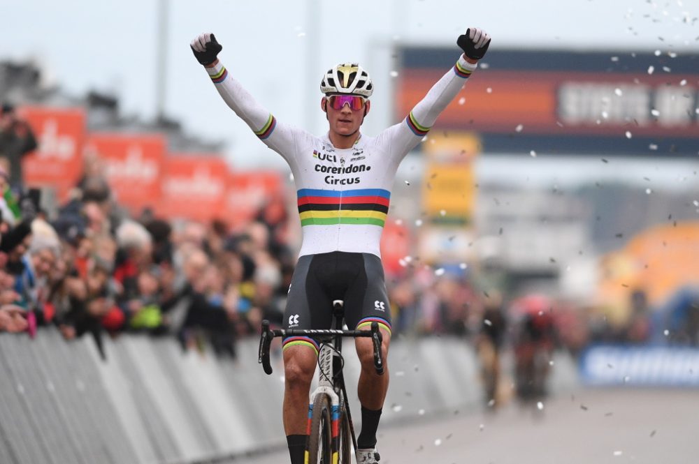 Mathieu van der Poel gewinnt in Heusden-Zolder (Bild: David Stockman/Belga)