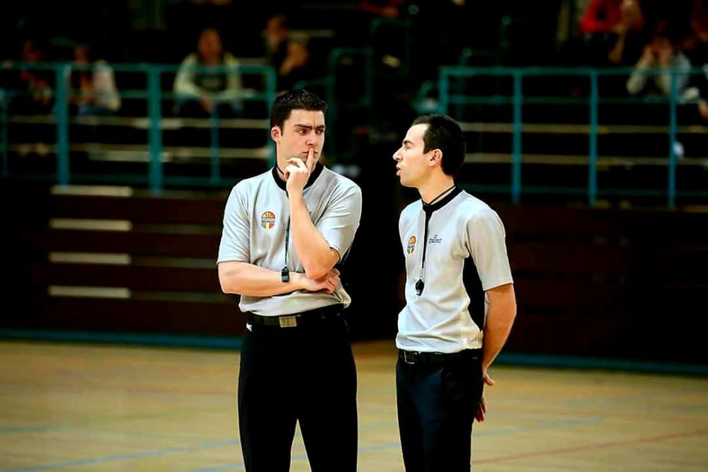 Basketball-Schiedsrichter Benjamin Rigotti aus Welkenraedt und Nicolas Rassart aus Namur