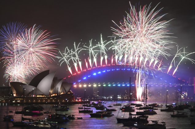 Die Welt Feiert Das Neue Jahr Feuerwerk In Sydney Trotz Buschbranden Die Welt Feiert Das Neue Jahr Feuerwerk In Sydney Trotz Buschbranden