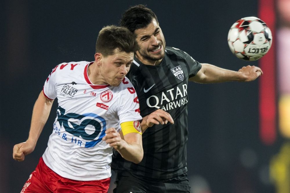 Kortrijk's Hannes Van der Bruggen and Eupen's Saeid Ezatolahi fight for the ball during a soccer game between Jupiler Pro League clubs KV Kortrijk and KAS Eupen, Wednesday 04 December 2019 in Kortrijk, in the 1/8th final of the 'Croky Cup' Belgian cup. BELGA PHOTO JASPER JACOBS