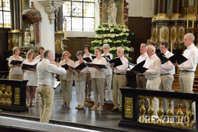 Der Chor "A Piacere" (Bild: GrenzEcho)