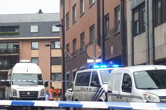 Polizeieinsatz am Donnerstagmorgen in Namur (Bild: Anne-Françoise Thibaut/Belga)