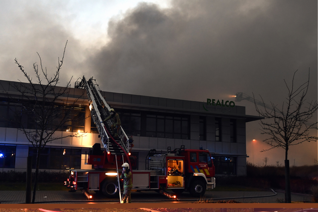 Feuer in Wissenschaftspark in Neu-Löwen (Bild: Eric Lalmand/Belga)