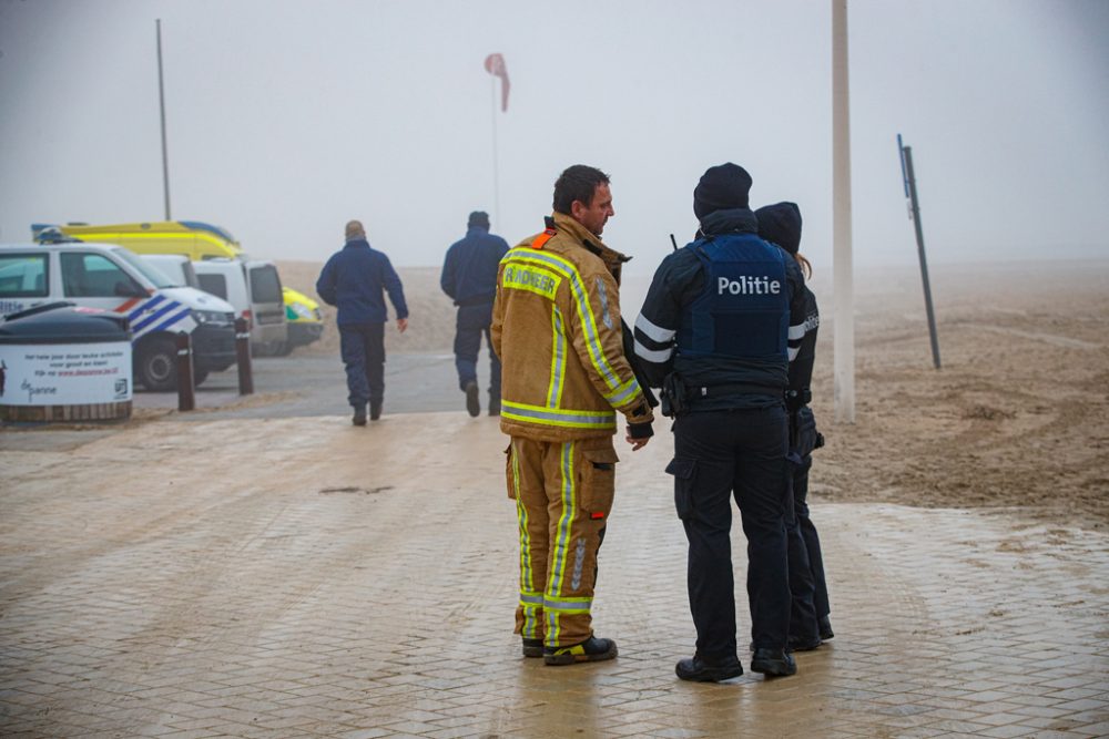 Suchaktion in De Panne (Bild: Kurt Desplenter/Belga)