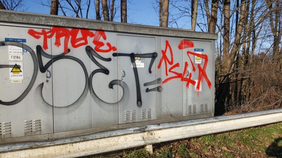Graffiti-Schmierereien in der Gemeinde Raeren (Bild: Polizeizone Weser-Göhl)