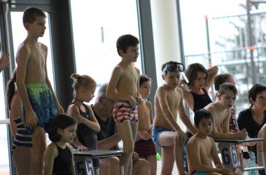 Grundschule Lontzen beim Schwimm-Marathon 2020 in Kelmis (Bild: Robin Emonts/BRF)