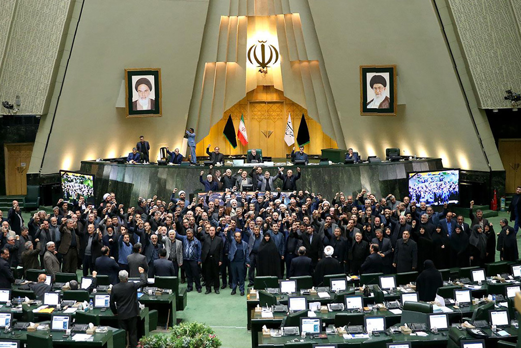 Sitzung des iranischen Parlaments am 5. Januar (Bild: Islamic Consultative Assembly News Agency/AFP)