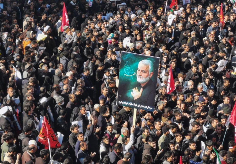 Zehntausende Menschen betrauern den Tod von General Qasem Soleimani