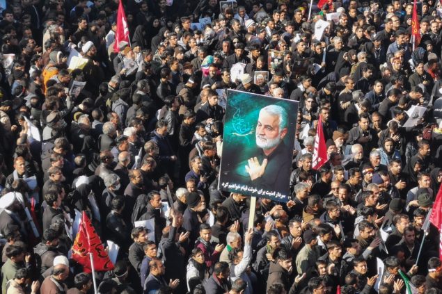 Zehntausende Menschen betrauern den Tod von General Qasem Soleimani