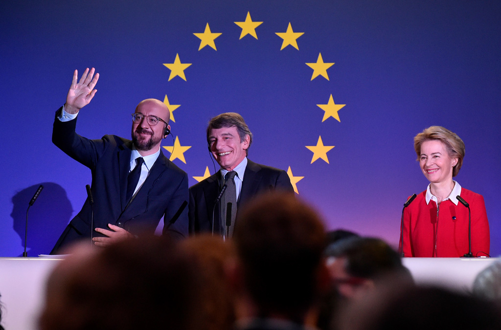 Das EU-Dreigestirn Charles Michel, David Sassoli und Ursula von der Leyen am Freitag in Brüssel (Bild: John Thys/AFP)