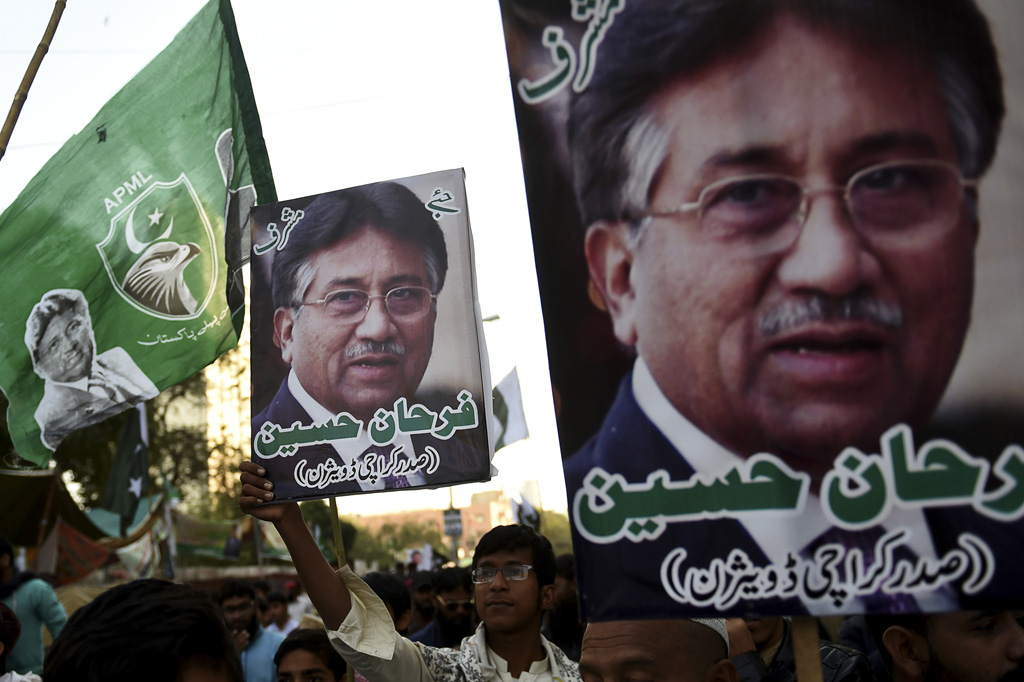 Musharraf-Unterstützer demonstrieren in Karachi (24.12.2019, Bild: Rizwan Tabassum/AFP)