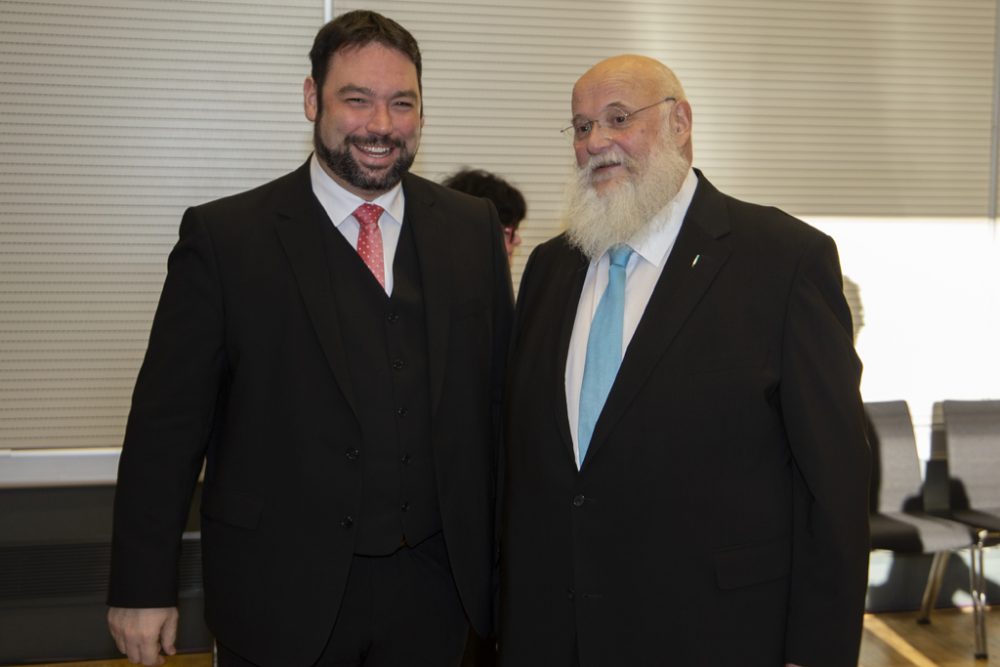 Bildungsminister Harald Mollers mit dem Rektor der FH Aachen, Prof. Dr. Marcus Baumann (Bild: Arnd Gottschalk/FH Aachen)