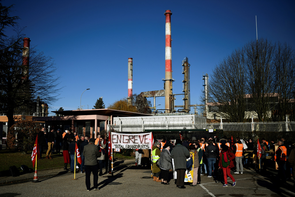 Streik in der Ölraffinerie Grandpuits-Bailly-Carrois (Bild: Martin Bureau/AFP)