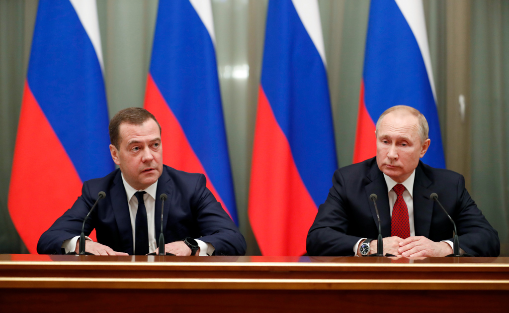 Russlands Ministerpräsident Medwedew und Präsident Putin (Bild: Dmitry Astakhov/Sputnik/AFP)