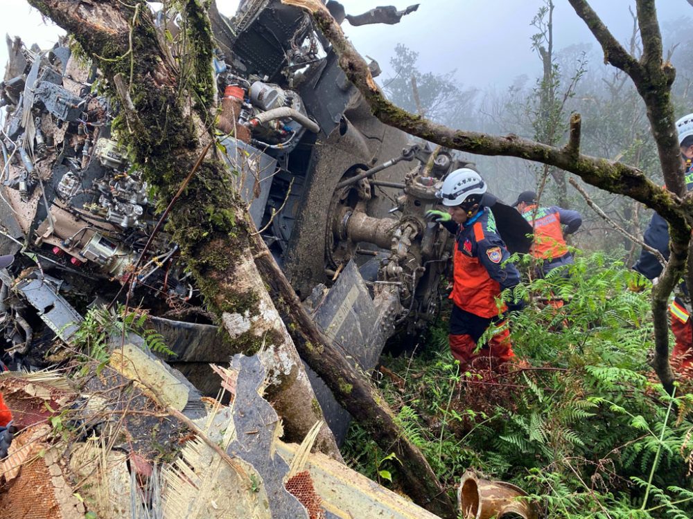 Helikopterunglück in Taiwan (Bild: Handout/YilanCounty Fire Department/AFP)