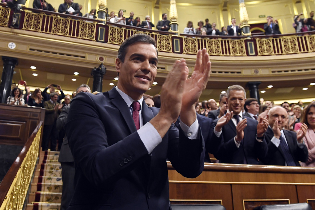 Sánchez wird mit knapper Mehrheit neuer Regierungschef in Spanien