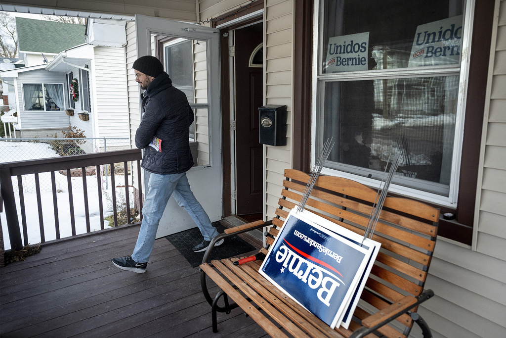 Vor einem Wahlkampfbüro von Bernie Sanders (Bild: Jim Watson/AFP)