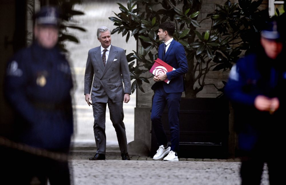 König Philippe und der Vorsitzende der flämischen Sozialisten, Conner Rousseau (Bild: Eric Lalmand/Belga)